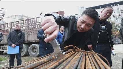 怀化市区两级市场监管局突击检查钢材市场